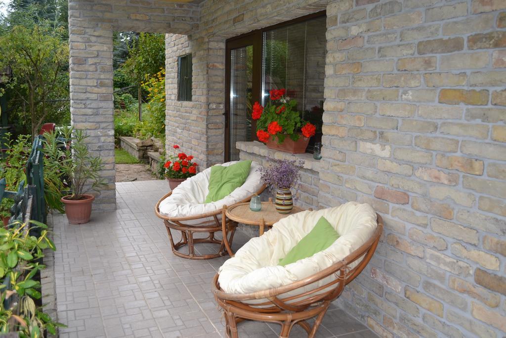 Tulipan Apartman Eger Chambre photo