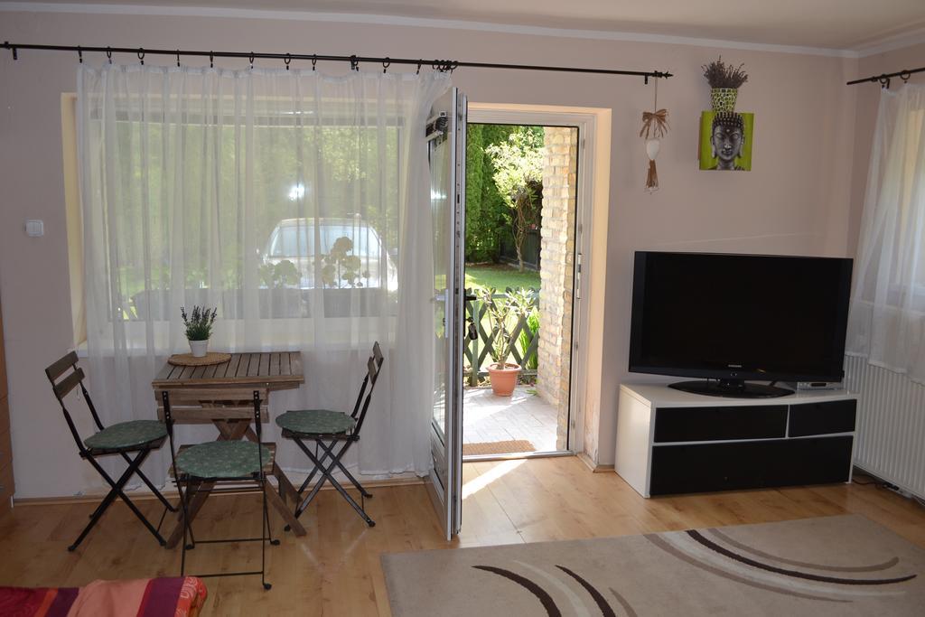Tulipan Apartman Eger Extérieur photo