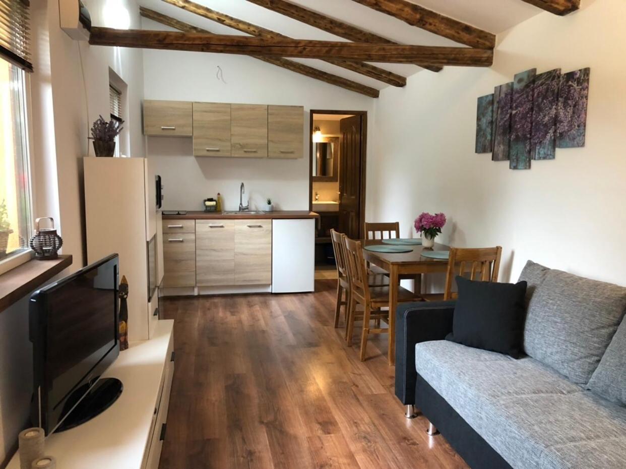 Tulipan Apartman Eger Extérieur photo