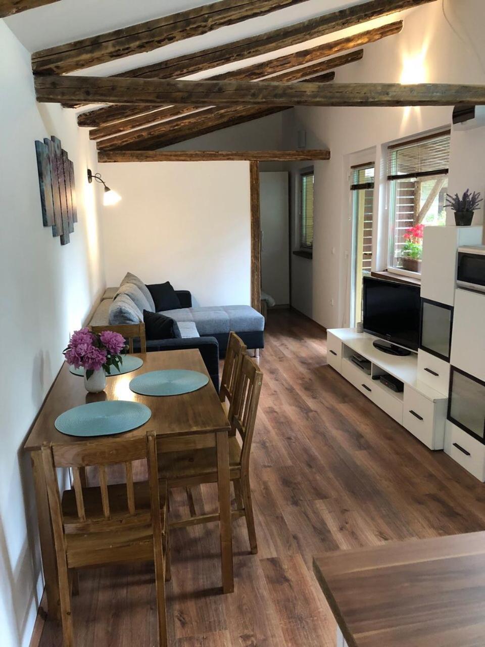 Tulipan Apartman Eger Extérieur photo